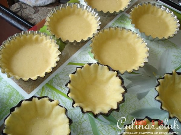 пирожные песочные с фруктами