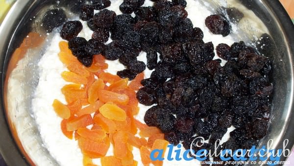 ТВОРОЖНАЯ ЗАПЕКАНКА С КУРАГОЙ И ИЗЮМОМ