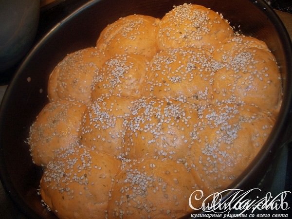 Нежные и пикантные томатные булочки (на томатном соке)