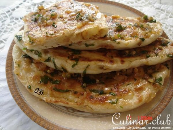 Лепешки с креветками и соусом