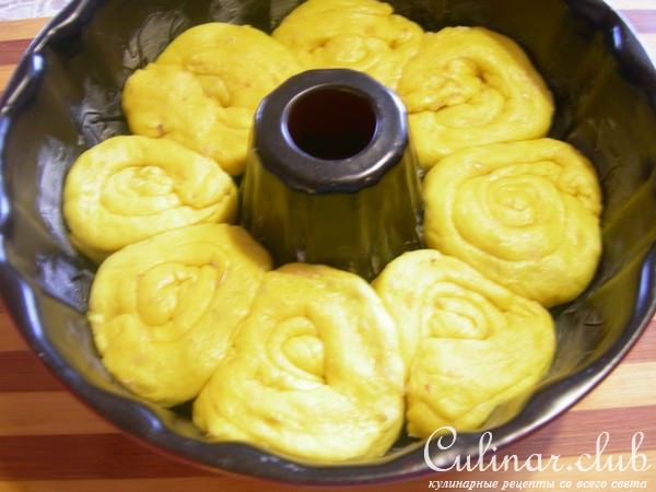 Дрожжевой пирог с печеночной начинкой