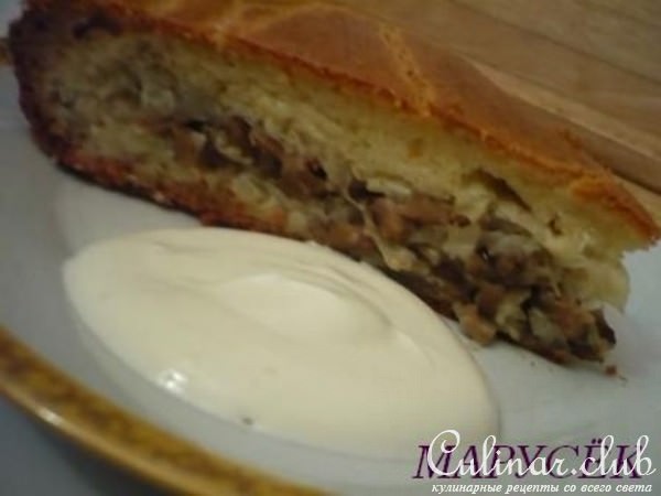Пирог заливной с сыроежками и картошкой