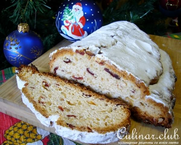 Штоллен с вяленой клюквой и фундуком