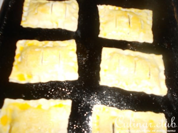 Слойки с черникой