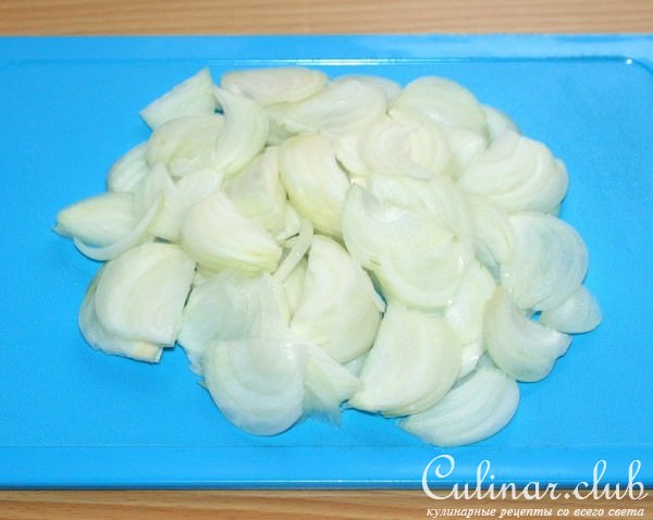 Лепешки с луком,оливками и томатным соусом