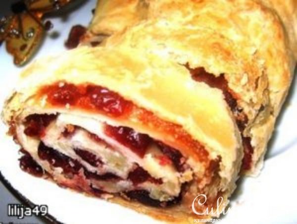 Штрудель с сушёной клюквой