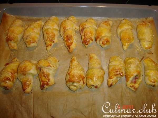 Пикантные рогалики с беконом и горчицей