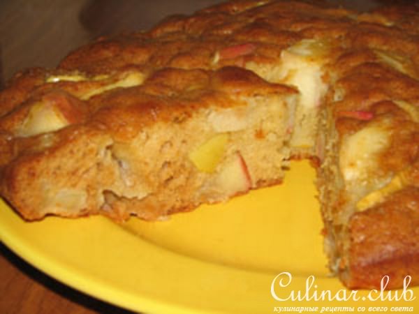 Пирог с медом и яблоками