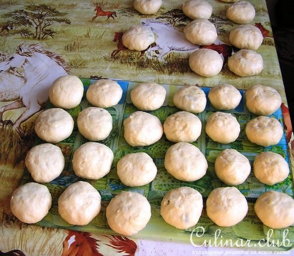 Пончики-пирожки с зеленью и сырами.