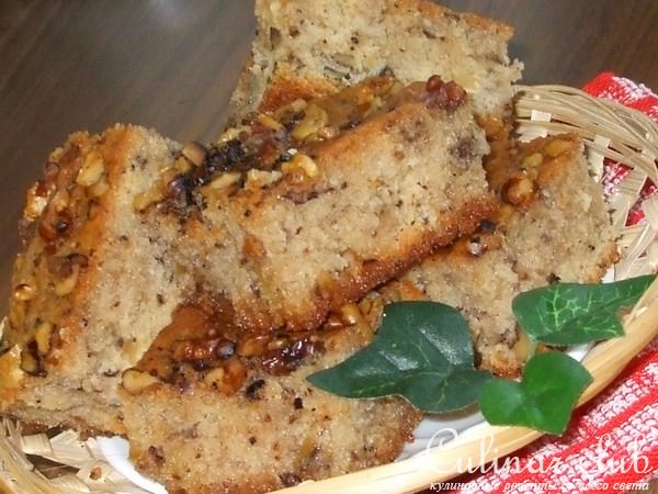 Медовый кекс с грецкими орехами