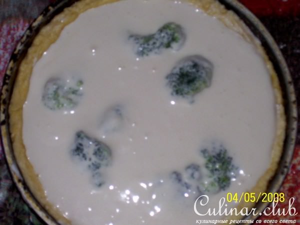 Киш с кетой и брокколи
