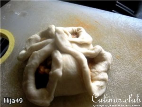 Слоеные булочки с яблоками