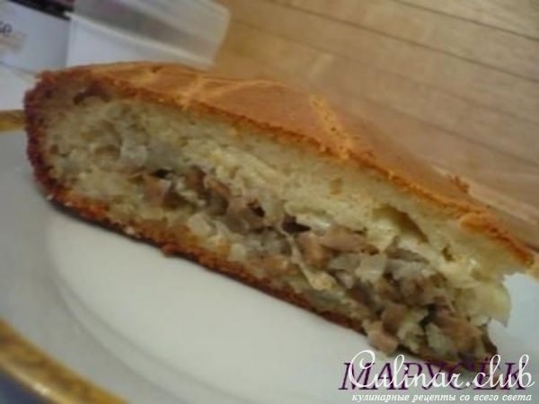 Пирог заливной с сыроежками и картошкой