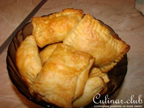 Слойки с курицей и грибами.Самые простые.