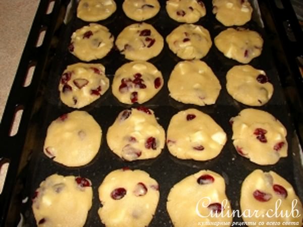 Печенье с сушёной клюквой и белым шоколадом