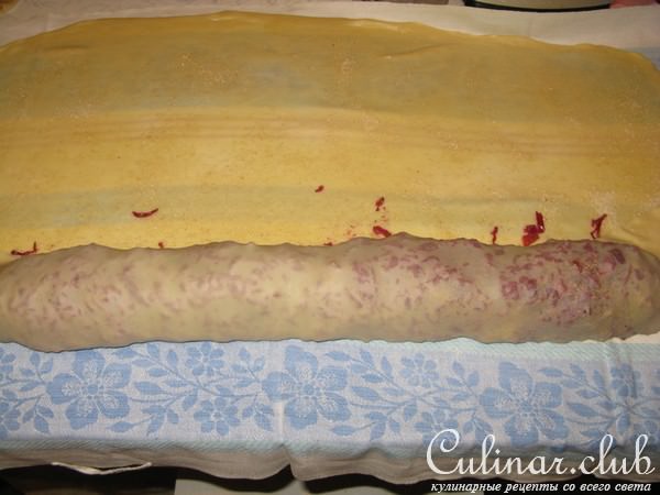 Штрудель с краснокачанной капустой и брусникой
