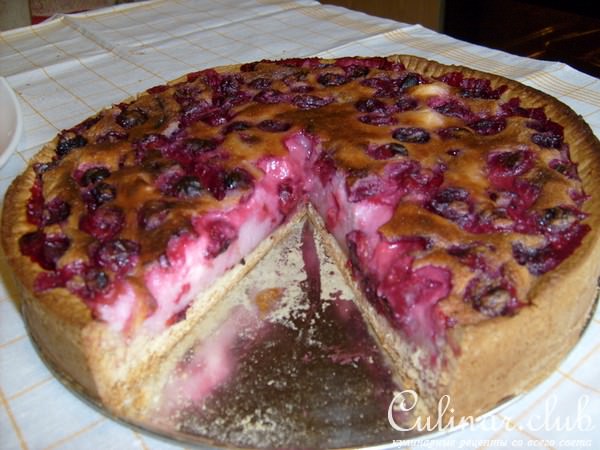 Пирог творожный Вишенки