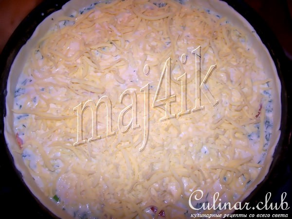 Сырно-сливочный киш-суфле с помидорами и беконом