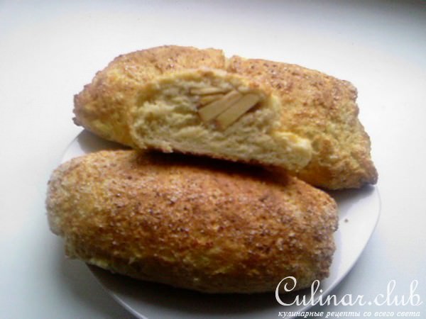 Творожный рулет со свежими яблоками в корице.