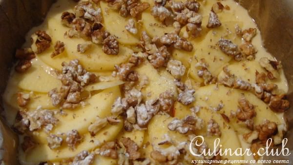Яблочный пирог с грецкими орехами