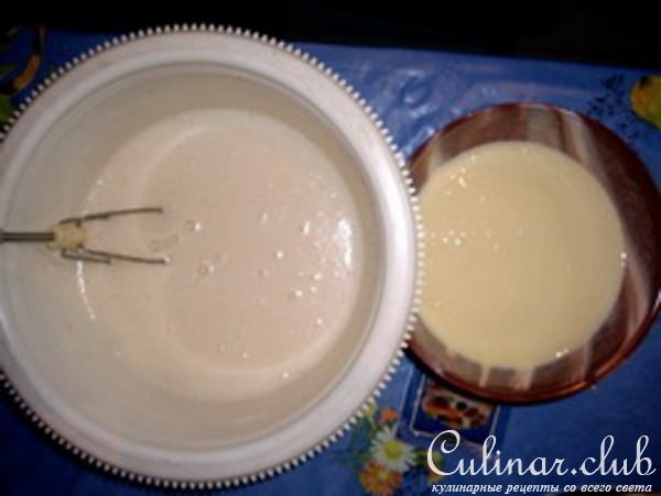 Сладкий пирог с брусникой и яблоками