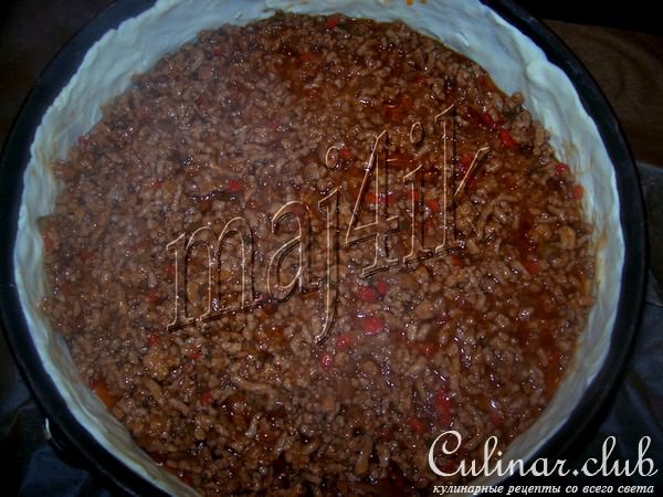 Нежный киш с фаршем и красным вином