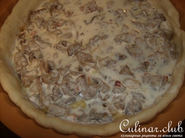 Открытый пирог с уткой и вешенками