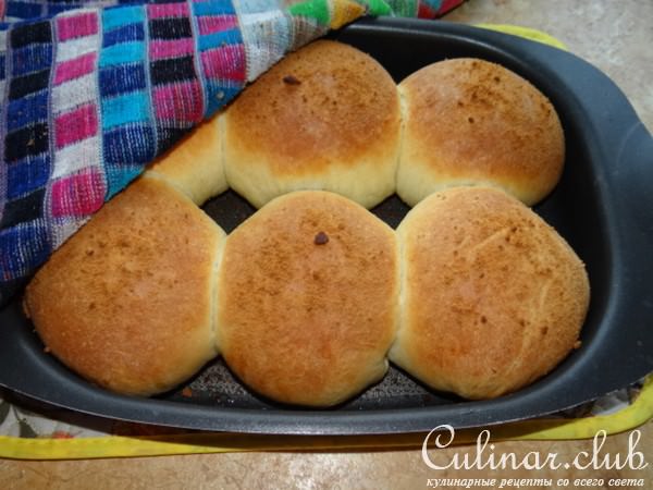 Пышки с творогом и колбасная пицца с овощами