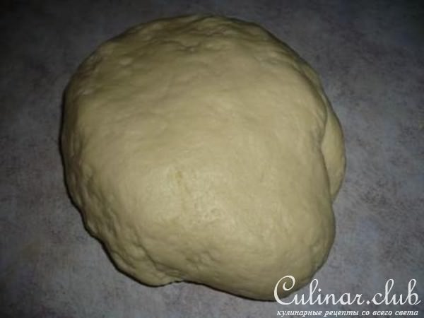 Сметанковый торт с ежевичным соусом