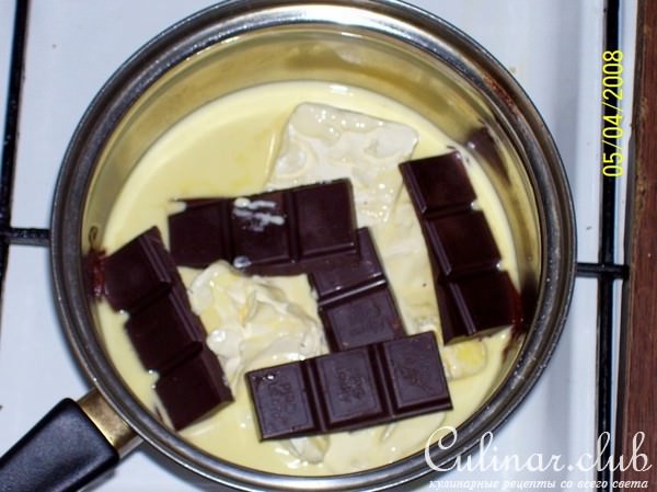 Шоколадный кекс с вишней