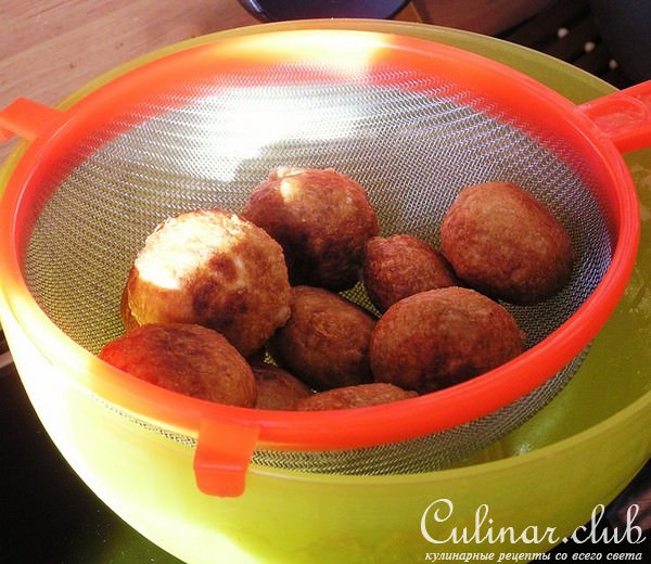 Пончики-пирожки с зеленью и сырами.