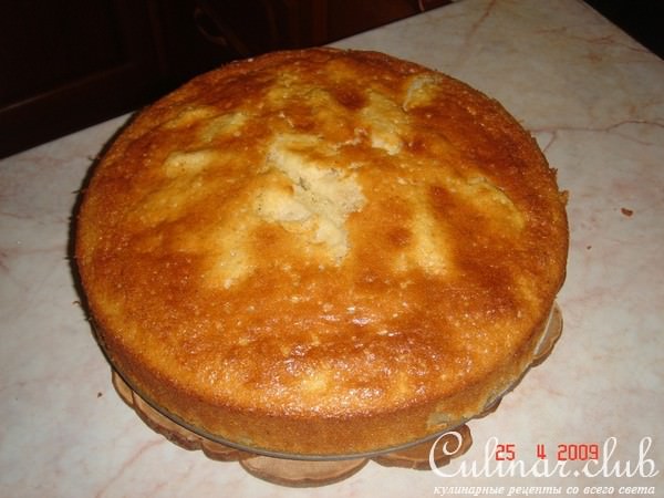 Бисквит с яблоками