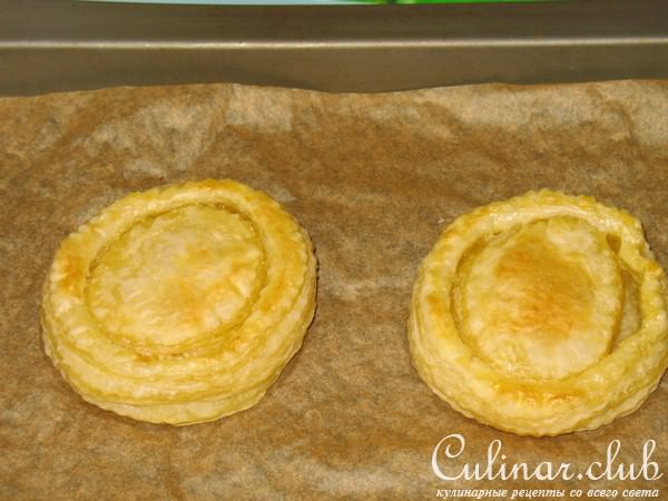Слойки с рокфором и инжиром