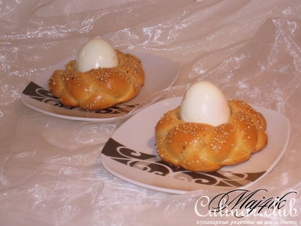 Яйца, запечённые в веночках