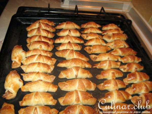 Рогалики со сгущенкой и джемом