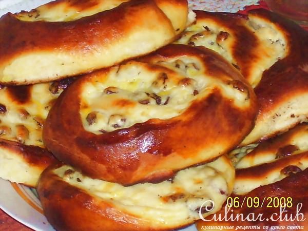 Булочки с творогом и изюмом