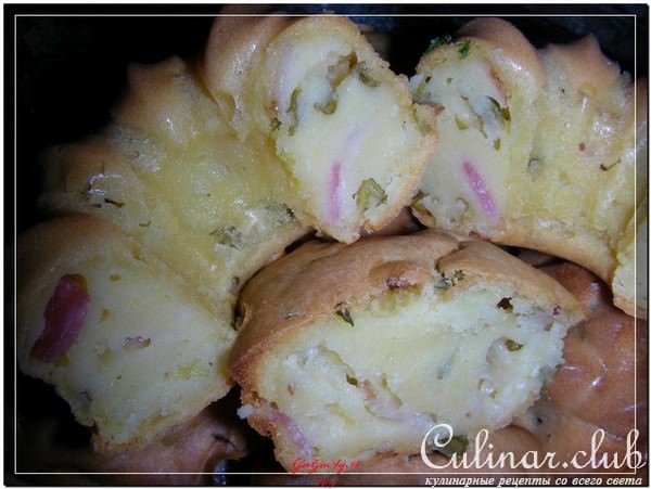 Кукурузные кексы с беконом и зеленым луком