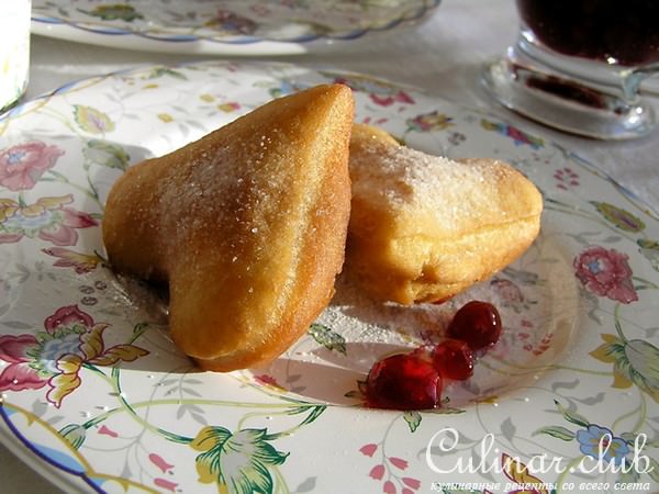 Пончики с брусникой
