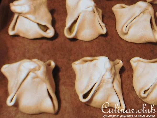 Яблоки с сыром в тесте