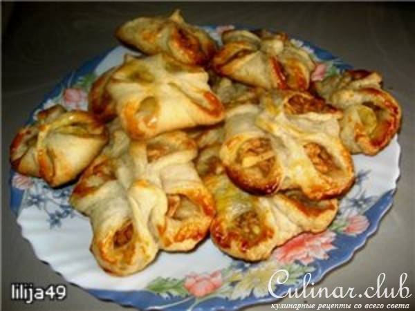 Слоеные булочки с яблоками
