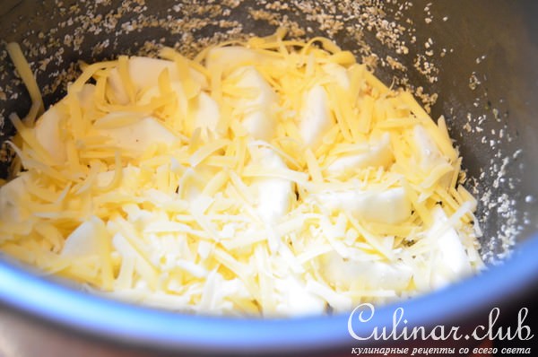 Овсяный пирог с яблоками и сыром в мультиварке
