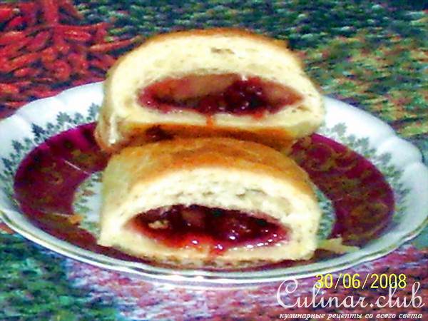 Слойка с джемом