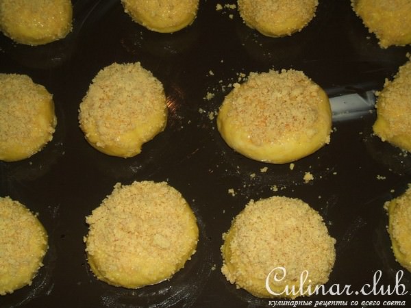 булочки с корицей и посыпкой