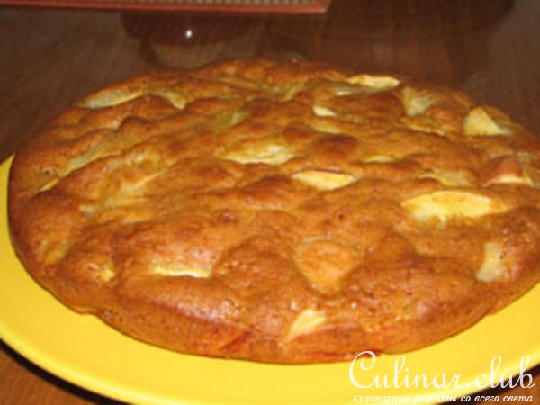 Пирог с медом и яблоками