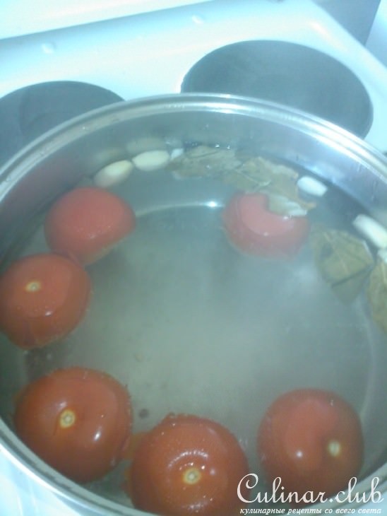 Быстро маринованные помидоры.