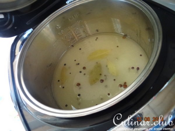 Маринованный капустный салатик со свеклой на зиму (мультиварка)
