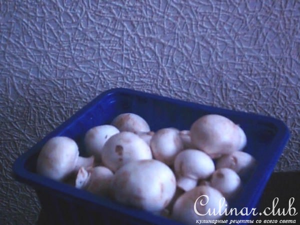 Отварные шампиньоны маринованные.