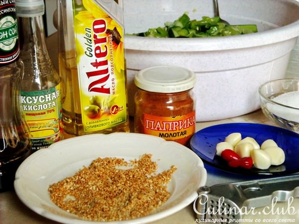 Кисло-сладкие огурцы с кунжутом (заготовка на зиму)