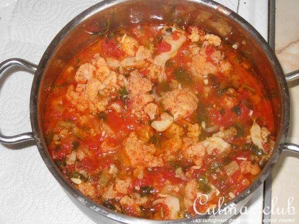 Салат "Деликатесный" с цветной капустой.