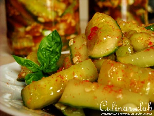 Кисло-сладкие огурцы с кунжутом (заготовка на зиму)